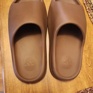 Men's Yeezy slides